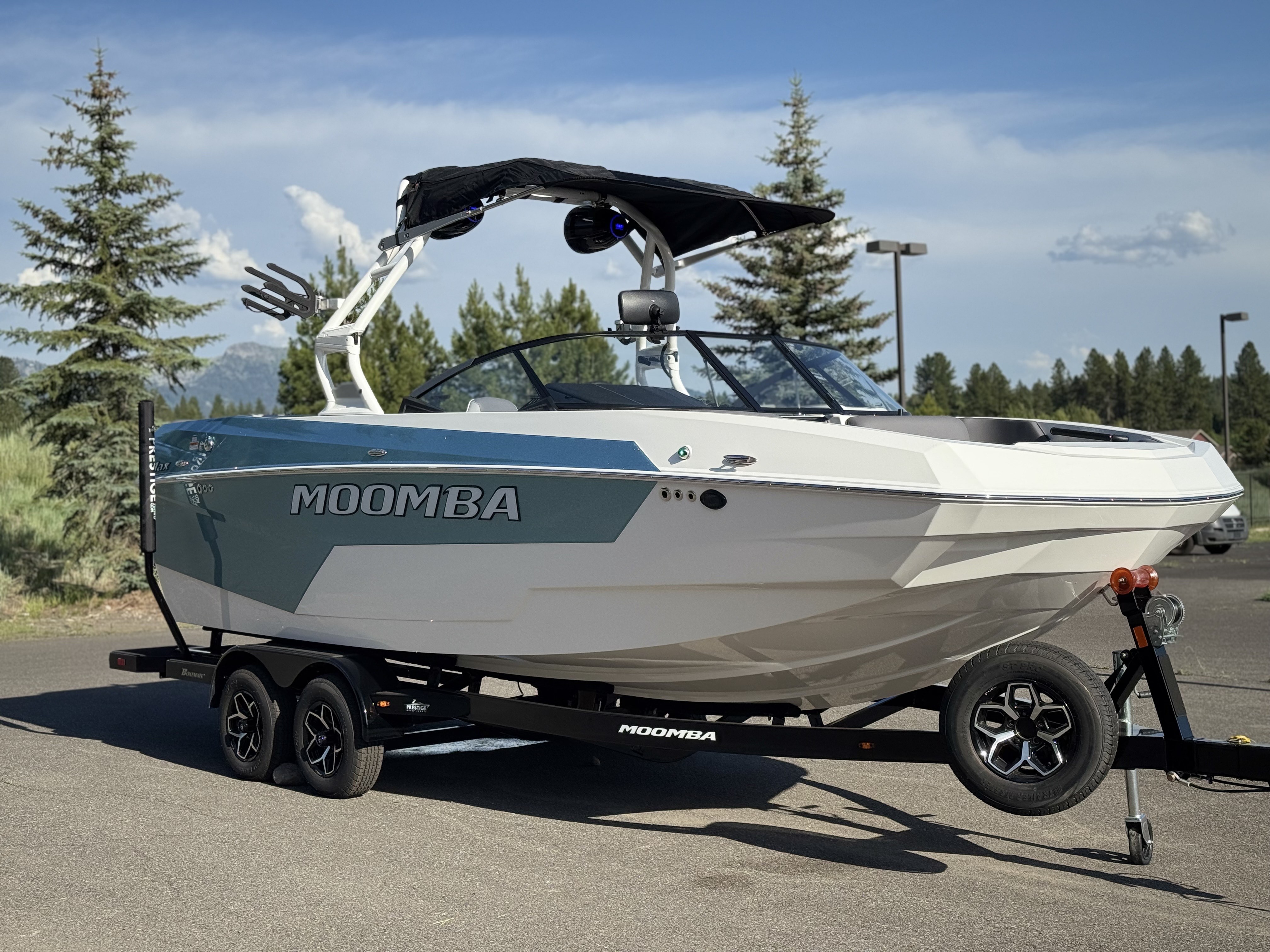 2025 Moomba Max Surf Boat 22ft - 16 passenger